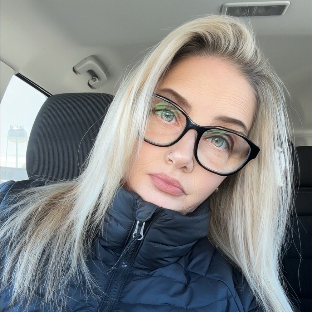 Meet your Posher, Racquel